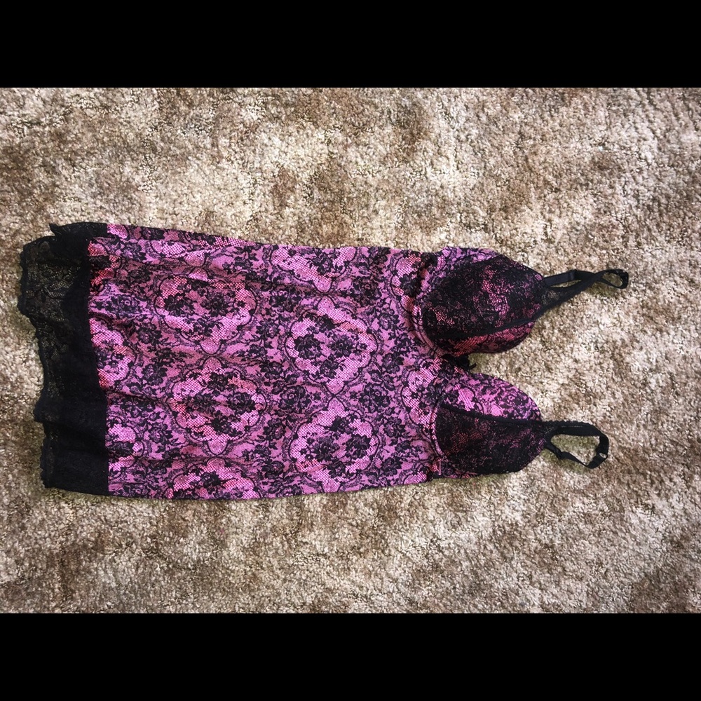 Lingerie - Picture 2 of 2